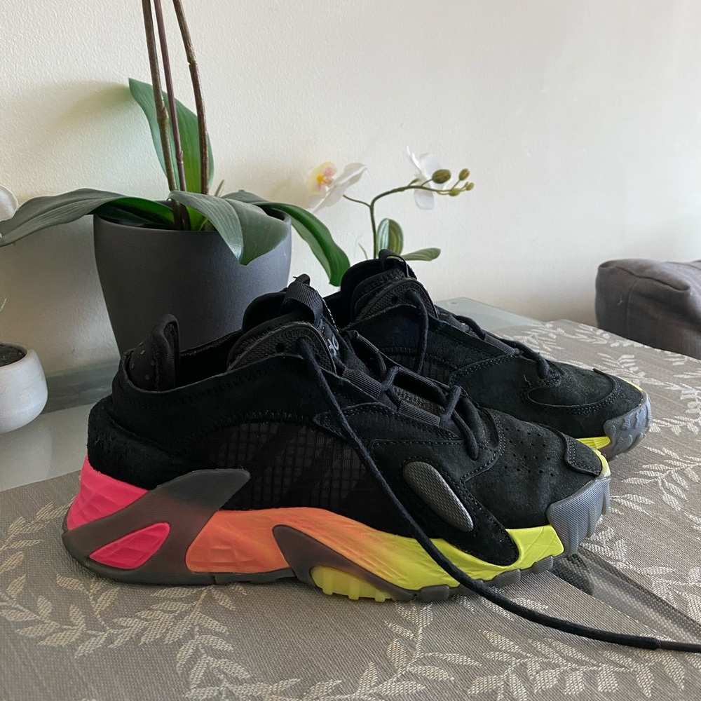 ADIDAS SNEAKERS SIZE 7